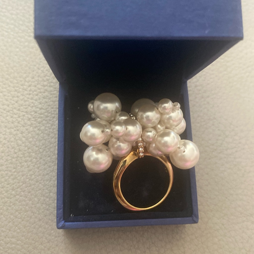 Beautiful Swarovski Gold Tone Faux Pearl Cluster Crystal Ring. Size 58